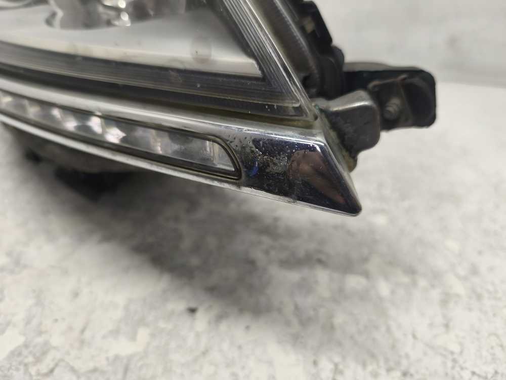 PHARE DROIT LANCIA - Vue 3